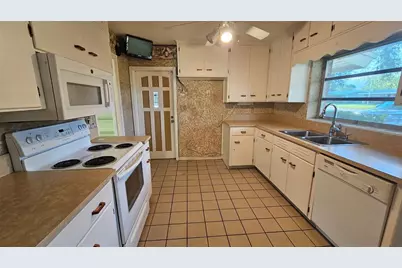 880 Oleander Drive SE, Winter Haven, FL 33880 - Photo 7