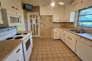 880 Oleander Dr SE, Winter Haven, FL 33880 - Photo 7