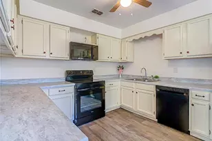 1061 Hiawatha Ave, Lake Wales, FL 33853 - Photo 9