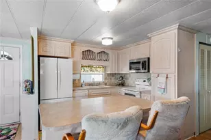 107 Holiday Ln, Auburndale, FL 33823 - Photo 13