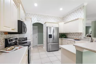 126 Lake Region Circle, Winter Haven, FL 33881 - Photo 3