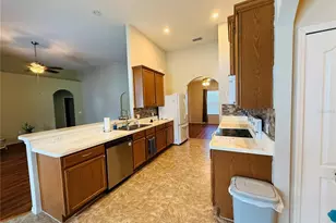 321 Majestic Gardens Dr, Winter Haven, FL 33880 - Photo 9