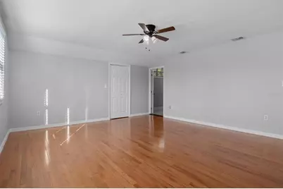 9602 N 46th Street, Tampa, FL 33617 - Photo 17