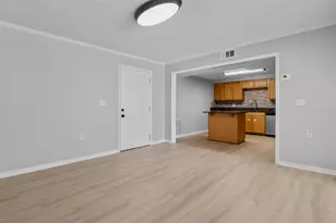 9602 N 46th St, Tampa, FL 33617 - Photo 11