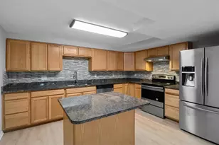 9602 N 46th St, Tampa, FL 33617 - Photo 13