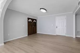 9602 N 46th St, Tampa, FL 33617 - Photo 9