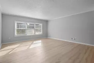 9602 N 46th St, Tampa, FL 33617 - Photo 5