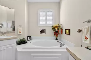 516 Grasslands Village Cir, Lakeland, FL 33803 - Photo 33