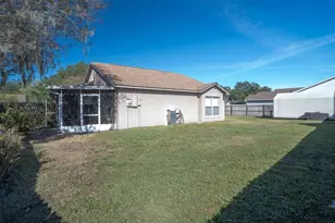 2801 Wilder Park Dr, Plant City, FL 33566 - Photo 17