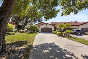 138 Stratford Ct, Haines City, FL 33844 - Photo 3