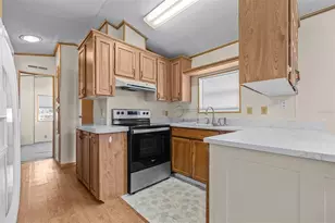 389 Golfview Dr, Davenport, FL 33837 - Photo 17