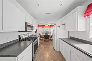 364 Lake Suzanne Dr, Lake Wales, FL 33859 - Photo 15