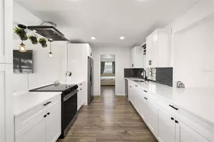 3790 60th St N, Saint Petersburg, FL 33710 - Photo 9