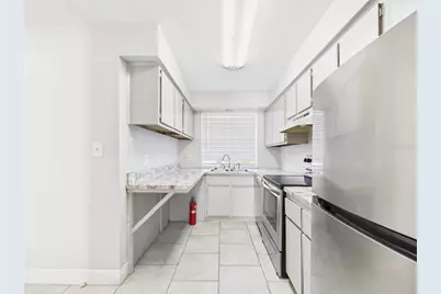 7502 Bolanos Court, Tampa, FL 33615 - Photo 9