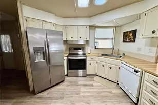 6315 Grove Pointe Dr S E, Winter Haven, FL 33884 - Photo 17