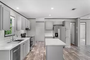 54 Oakridge Dr, Frostproof, FL 33843 - Photo 3