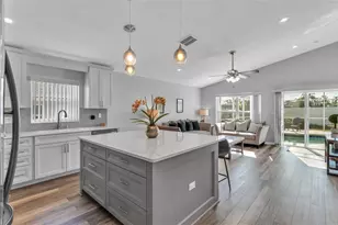 333 Castlemain Cir, Davenport, FL 33897 - Photo 5