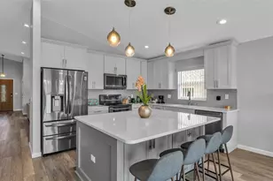 333 Castlemain Cir, Davenport, FL 33897 - Photo 3