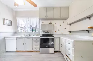 201 E Palmetto St, Davenport, FL 33837 - Photo 9