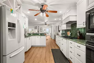 2551 Lakeview Dr, Sebring, FL 33870 - Photo 9