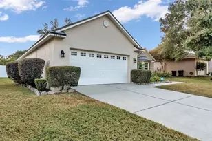 3875 Alamanda Hills Pl, Lakeland, FL 33813 - Photo 3