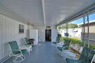 123 Holiday Ln, Auburndale, FL 33823 - Photo 9