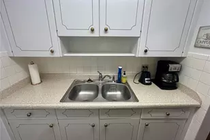 2111 Lakeview Dr, Sebring, FL 33870 - Photo 5