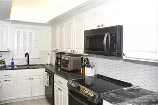 601 N McDonald St, Mount Dora, FL 32757 - Photo 13