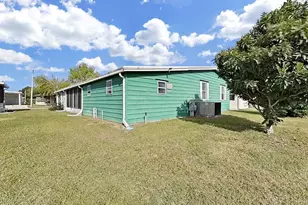 1819 Sherwood Hill Dr, Lakeland, FL 33810 - Photo 3