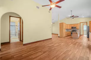 100 Reedy Creek Dr, Frostproof, FL 33843 - Photo 9