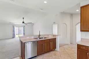 630 Valencia Ct, Dundee, FL 33838 - Photo 7