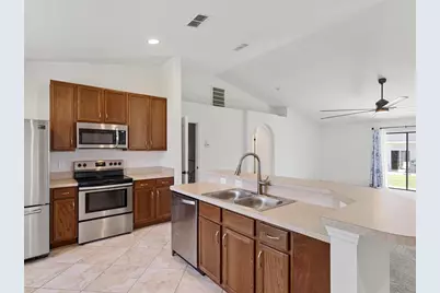 630 Valencia Court, Dundee, FL 33838 - Photo 3