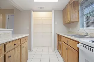 1438 Lake Bonny Dr W, Lakeland, FL 33801 - Photo 9