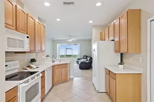 2925 Dayton Dr, Winter Haven, FL 33884 - Photo 11