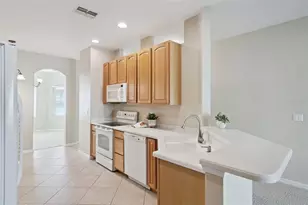 2925 Dayton Dr, Winter Haven, FL 33884 - Photo 11