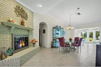 517 Clubhouse Drive, Lake Wales, FL 33898 - Photo 9