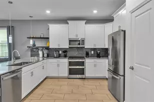 9238 Sommerset Hills Dr, Davenport, FL 33896 - Photo 3