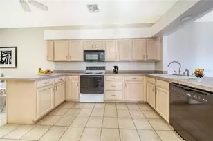 36 Enclave Dr, Winter Haven, FL 33884 - Photo 13