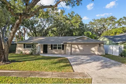 7233 56th Avenue N, Saint Petersburg, FL 33709 - Photo 1