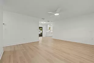 7233 56th Ave N, Saint Petersburg, FL 33709 - Photo 5