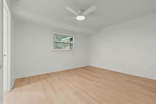 7233 56th Ave N, Saint Petersburg, FL 33709 - Photo 17