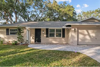7233 56th Avenue N, Saint Petersburg, FL 33709 - Photo 3