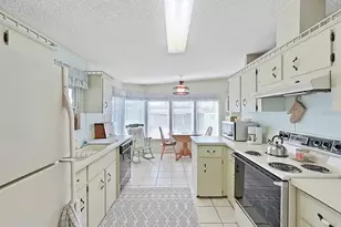 1723 Sherwood Hill Dr, Lakeland, FL 33810 - Photo 11