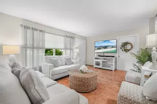 549 Sutton Pl, Longboat Key, FL 34228 - Photo 3