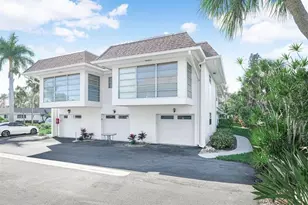 549 Sutton Pl, Longboat Key, FL 34228 - Photo 11