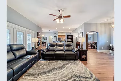 204 Bentley Oaks Boulevard, Auburndale, FL 33823 - Photo 9