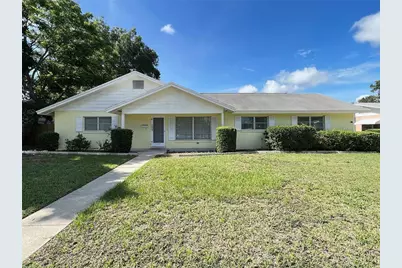 696 Avenue C SE, Winter Haven, FL 33880 - Photo 1