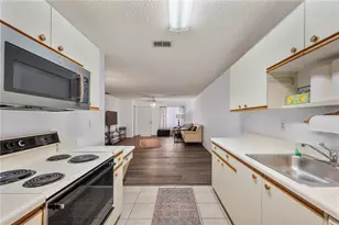 205 Winter Ridge Blvd, Winter Haven, FL 33881 - Photo 9