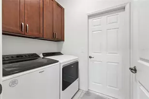 1033 Sawgrass Dr, Winter Haven, FL 33884 - Photo 29