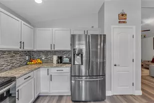 302 Brookshire Dr, Lake Wales, FL 33898 - Photo 9